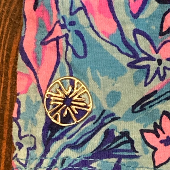 Lilly Pulitzer Meredith Tee Shirt – V-Neck Cotton Jersey – Style 012698 - Picture 6 of 7